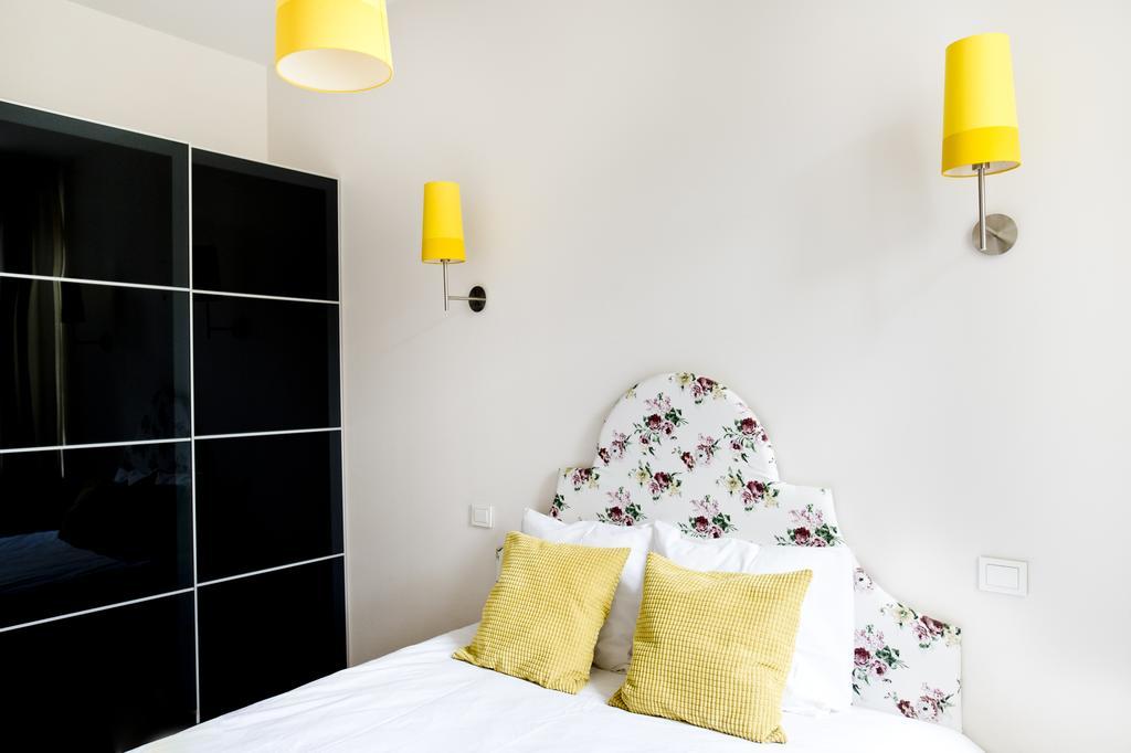 Bright Apartment In Old Town By Urban Rent Vilnius Bagian luar foto